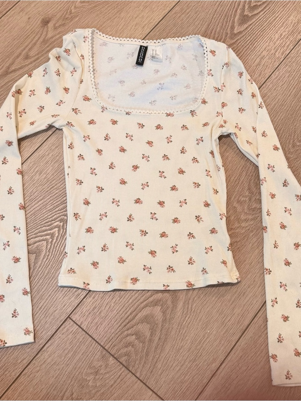 H&M Cream Ribbed Long Sleeve Top with Pink Floral Print